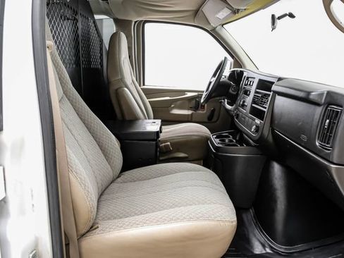 Used 2009 Chevrolet Express 1500 image 35