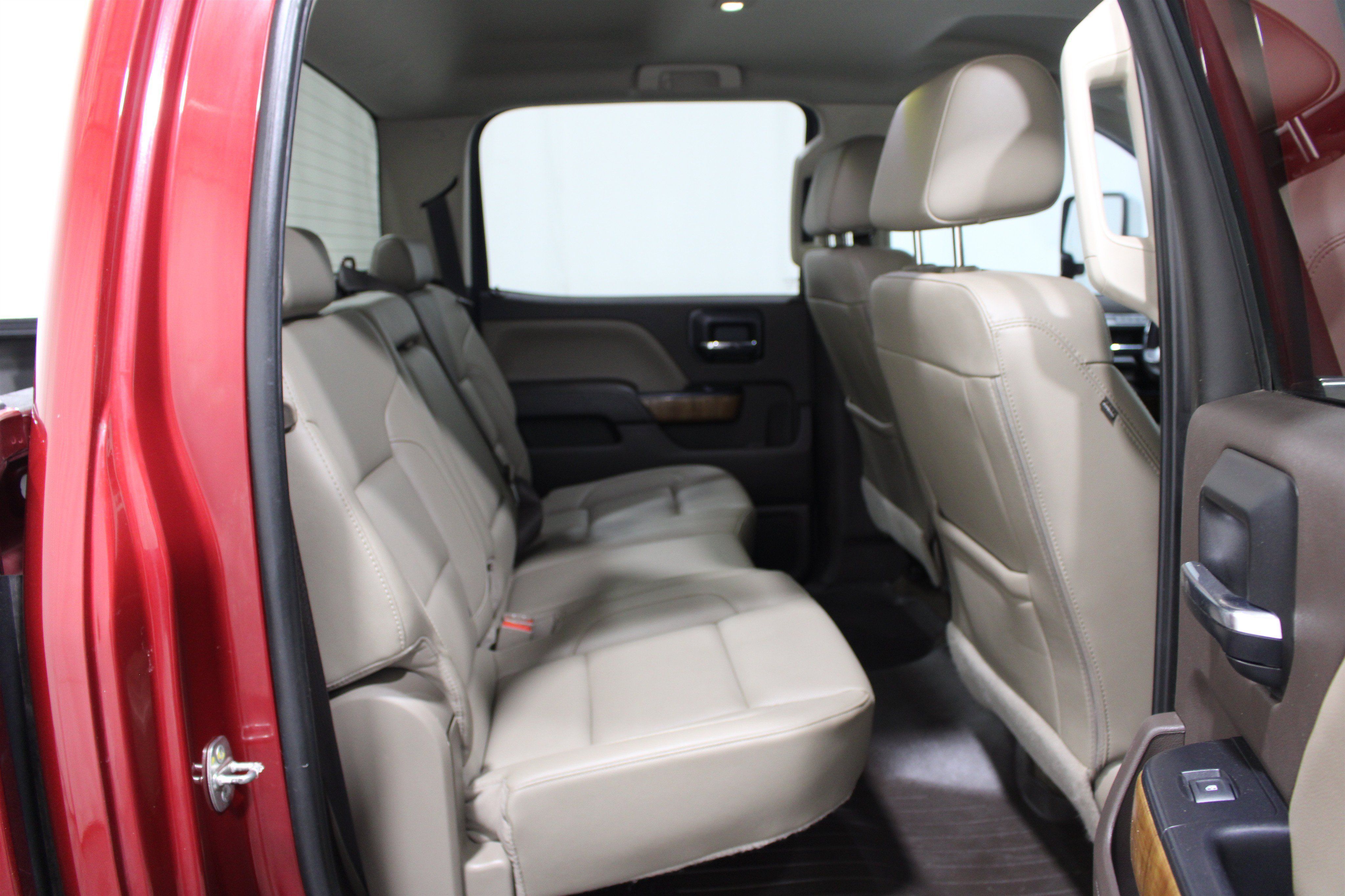 Used 2018 GMC Sierra 2500 SLT w/ Duramax Plus Package AWD/4WD image 23