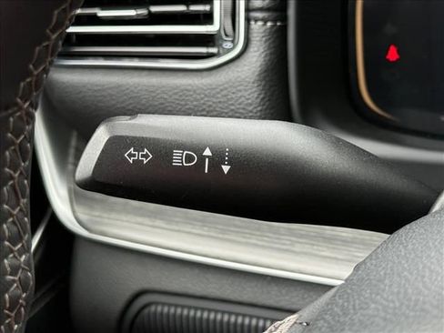 Used 2023 Jeep Wagoneer L Series II AWD/4WD image 20
