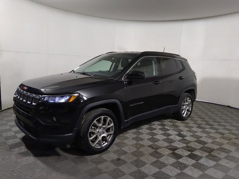 Used 2022 Jeep Compass Latitude AWD/4WD image 2