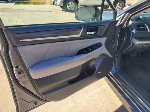 Used 2018 Subaru Legacy 3.6R Limited image 9