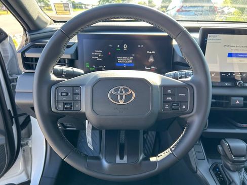 Used 2026 Toyota RAV4 SE AWD/4WD image 13