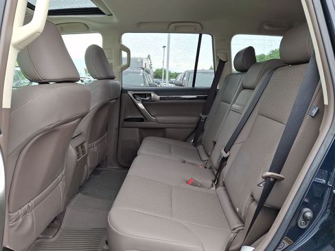 Used 2019 Lexus GX 460 AWD/4WD image 11