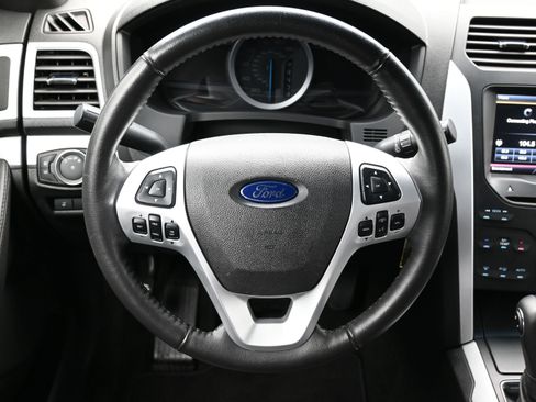 Used 2011 Ford Explorer XLT w/ 202A Rapid Spec Order Code image 13