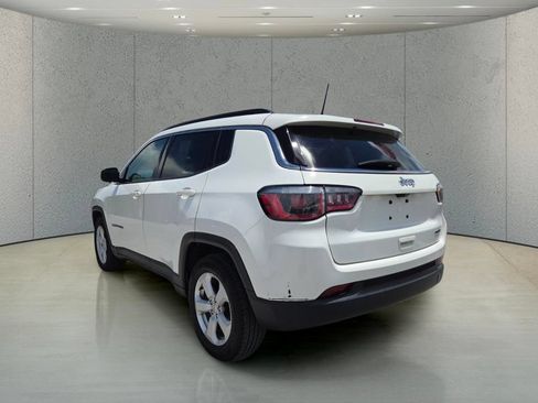 Used 2019 Jeep Compass Latitude w/ Cold Weather Group FWD image 7