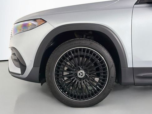 Certified 2024 Mercedes-Benz EQB 300 4MATIC image 11