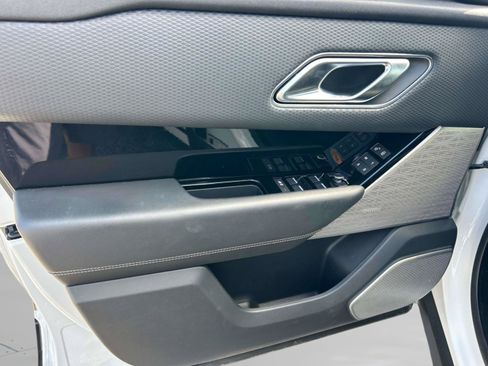 Used 2019 Land Rover Range Rover Velar R-Dynamic SE AWD/4WD image 20