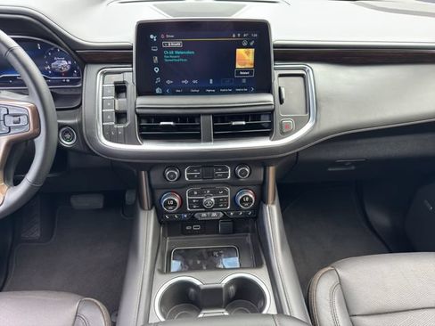 Used 2024 Chevrolet Tahoe High Country AWD/4WD image 19