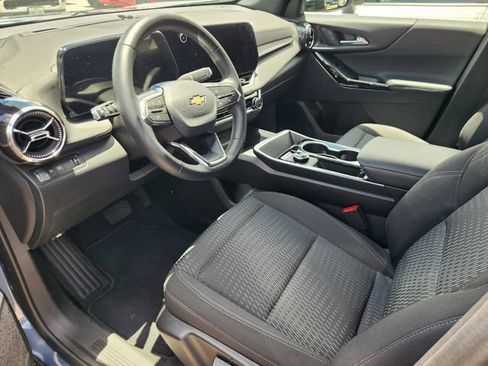 Used 2026 Chevrolet Equinox LT FWD image 8