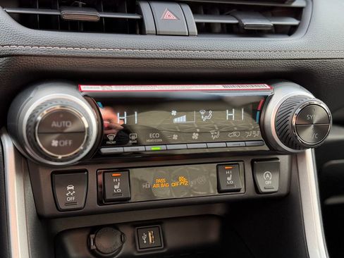 New 2025 Toyota RAV4 XLE w/ Convenience Package image 17