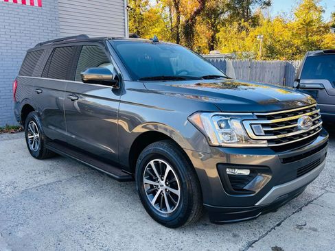 Used 2020 Ford Expedition XLT image 4