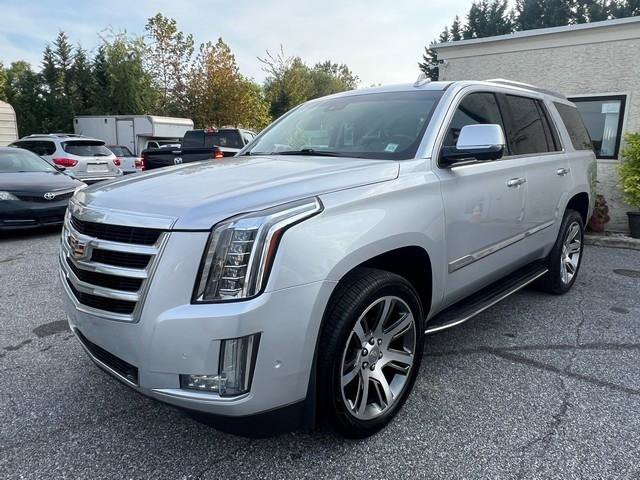 Used 2019 Cadillac Escalade Luxury AWD/4WD image 3