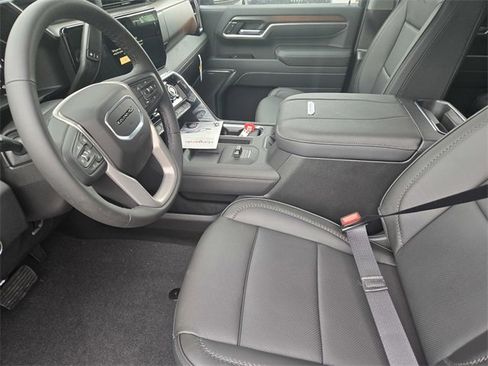 New 2026 GMC Sierra 3500 Denali w/ Denali Reserve Package image 16