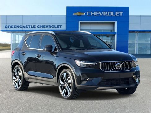 Used 2024 Volvo XC40 B5 Plus w/ Protection Package Premier image 1