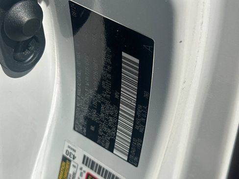 Certified 2024 Toyota Sienna LE AWD/4WD image 38