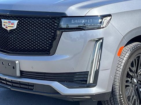 Used 2021 Cadillac Escalade Sport w/ Driver Assist Tech Package AWD/4WD image 9
