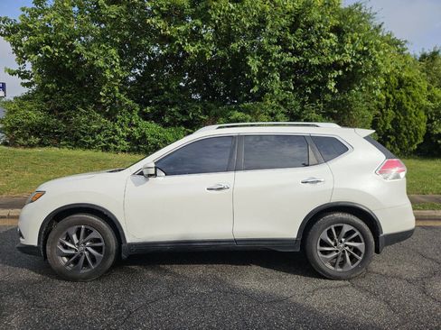 Used 2016 Nissan Rogue SL w/ SL Premium Package FWD image 2
