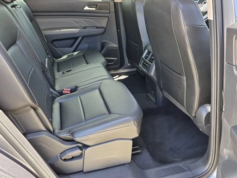 Used 2023 Volkswagen Atlas SE w/ Panoramic Sunroof Package FWD image 15