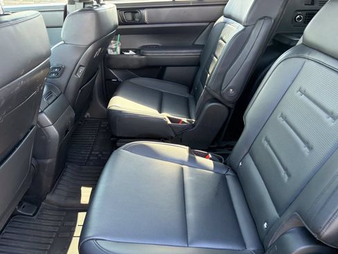 Used 2025 Hyundai Santa Fe Calligraphy AWD/4WD image 12