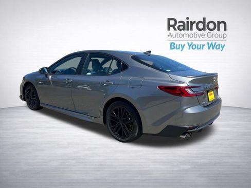 Used 2025 Toyota Camry SE w/ Multimedia Upgrade Package FWD image 5