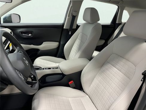 Certified 2024 Honda HR-V LX image 13