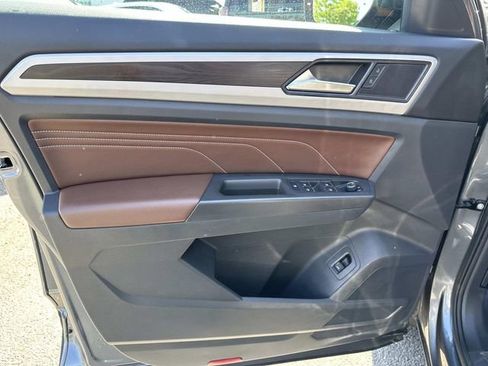 Used 2022 Volkswagen Atlas SE w/ Black Wheel Package FWD image 20
