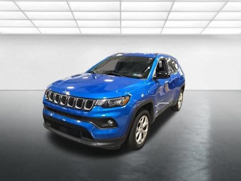 Used 2024 Jeep Compass Latitude AWD/4WD image 8