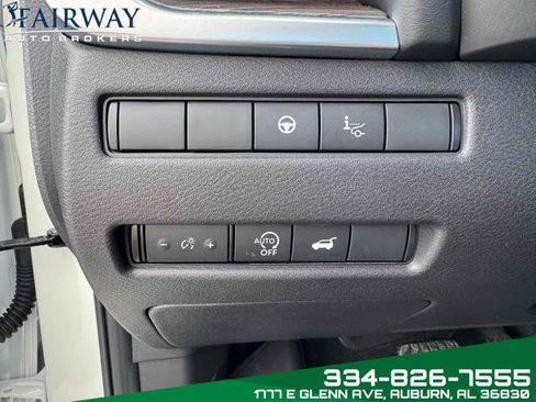 Used 2024 Nissan Rogue Platinum w/ Platinum Premium Package image 17