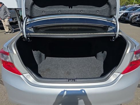 Used 2012 Toyota Camry SE FWD image 16