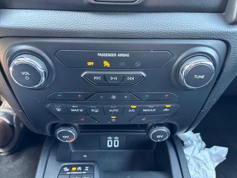 Used 2021 Ford Ranger Lariat w/ Tremor Off-Road Package AWD/4WD image 32
