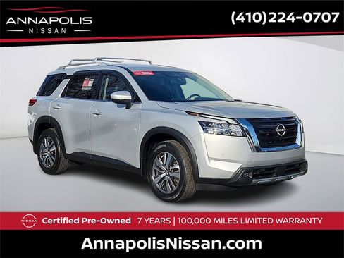 Certified 2022 Nissan Pathfinder SL image 1
