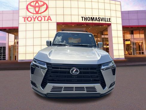 Used 2026 Lexus GX 550 w/ Accessory Package (2T) AWD/4WD image 2