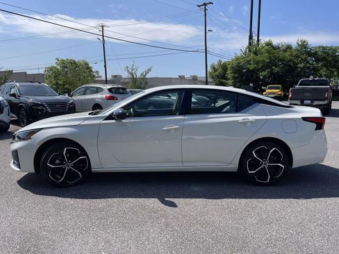 Used 2024 Nissan Altima 2.5 SR FWD image 6