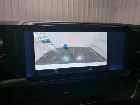 Used 2024 Chevrolet Silverado 1500 RST w/ Z71 Off-Road Package image 23