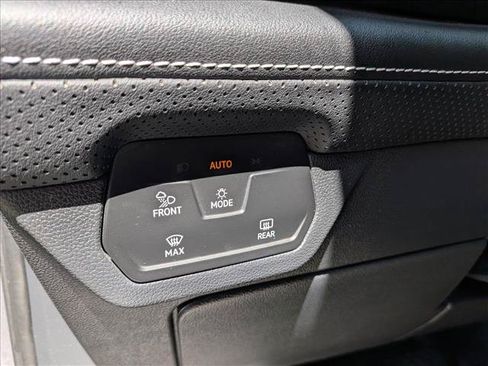 Certified 2024 Volkswagen Atlas Cross Sport SE AWD/4WD image 32