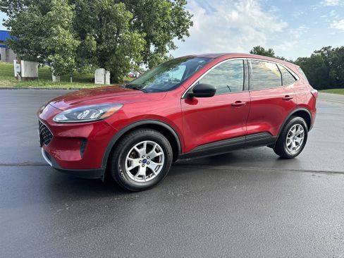 Used 2022 Ford Escape SE AWD/4WD image 2