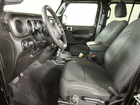 Used 2022 Jeep Gladiator Sport AWD/4WD image 11
