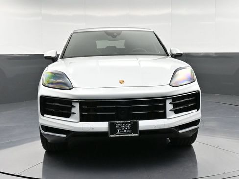 Certified 2024 Porsche Cayenne Coupe AWD/4WD image 11