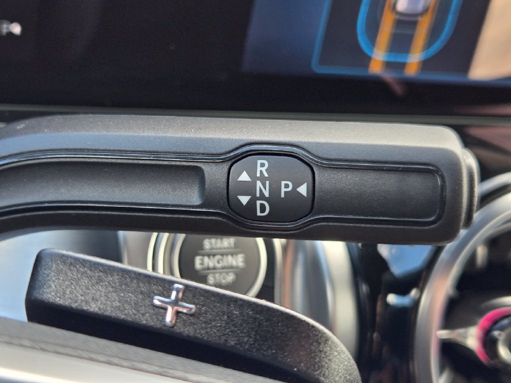 Used 2025 Mercedes-Benz GLB 250 4MATIC image 32