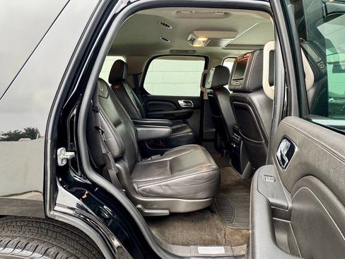 Used 2014 Cadillac Escalade Platinum image 25