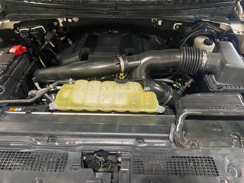 Used 2019 Ford Expedition XLT w/ Equipment Group 202A image 31