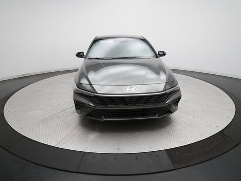 Used 2025 Hyundai Elantra Sport image 11