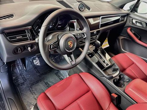 Used 2026 Porsche Macan AWD/4WD image 4