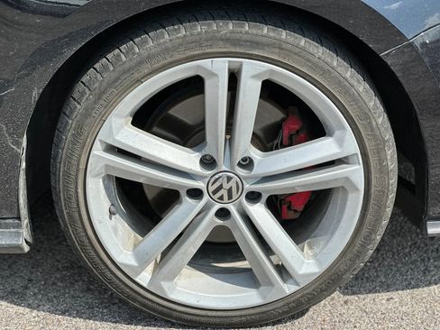 Used 2017 Volkswagen Jetta GLI FWD image 25