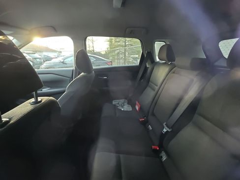 Used 2025 Nissan Rogue SV image 10