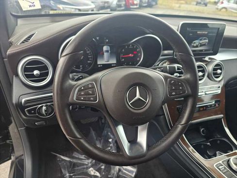 Used 2018 Mercedes-Benz GLC 300 4MATIC image 25