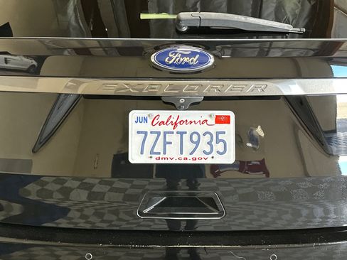 Used 2017 Ford Explorer XLT w/ Equipment Group 202A FWD image 48