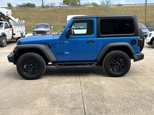 Used 2023 Jeep Wrangler Sport AWD/4WD image 10