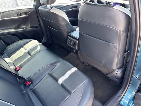 Used 2025 Toyota Camry SE FWD image 40