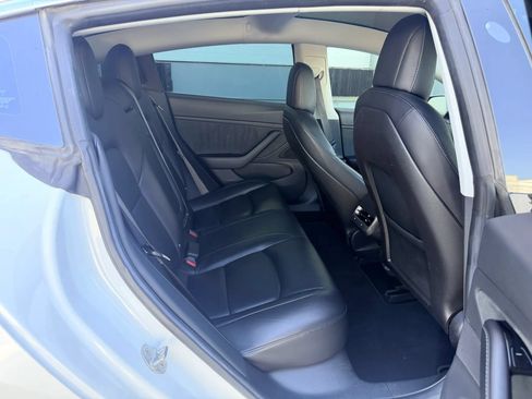 Used 2018 Tesla Model 3 Long Range RWD image 12